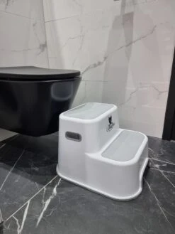 UkkieBoo Opstapje - Max 100kg - Wit - Antislip Krukje - 38x34x14/26 - Wc Krukje - Kinder Opstapjes - Wc Trainer - Wc Kinderhulp - Toilet Trainer - Huishoudtrap - Opstapje - Kruk - Opstapkrukje - Baby Opstapje - Veilig - Keuken Opstapje - Trapje -Pasgeborenen En Jonge Kinderen 900x1200 26