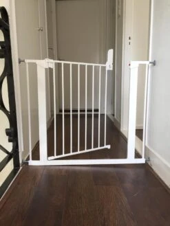 Babydan Premier PLUS Klemhekje 86 T/m 93,3 Cm Wit 2 Spijlen Aan 1 Kant -Pasgeborenen En Jonge Kinderen 900x1200 37