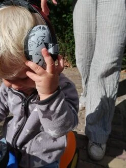 Banz - Geluidsreducerende Oorbeschermers Voor Kinderen - Hear No Blare - Graffiti - Maat Onesize (0-2yrs) -Pasgeborenen En Jonge Kinderen 900x1200 49