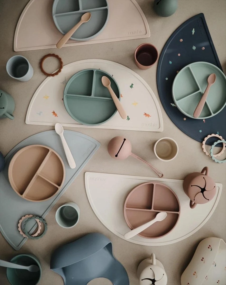 Siliconen Babylepel - Mushie - BPA Vrij - Set 2 - Tijm & Naturel Beige 11 Siliconen Babylepel - Mushie - BPA Vrij - Set 2 - Tijm & Naturel Beige - Afbeelding 11