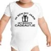 Merkloos IK BEN DIT JAAR HET MOOISTE CADEAUTJE Uniseks Baby Romper - Wit Met Zwart - Maat 68 - Regular Fit | Normale Pasvorm - Korte Mouwen - Ronde Halsopening - Voor Jongens & Meisjes - Grappige Designs | Teksten - Leuke Rompers - Humor - Cadeau